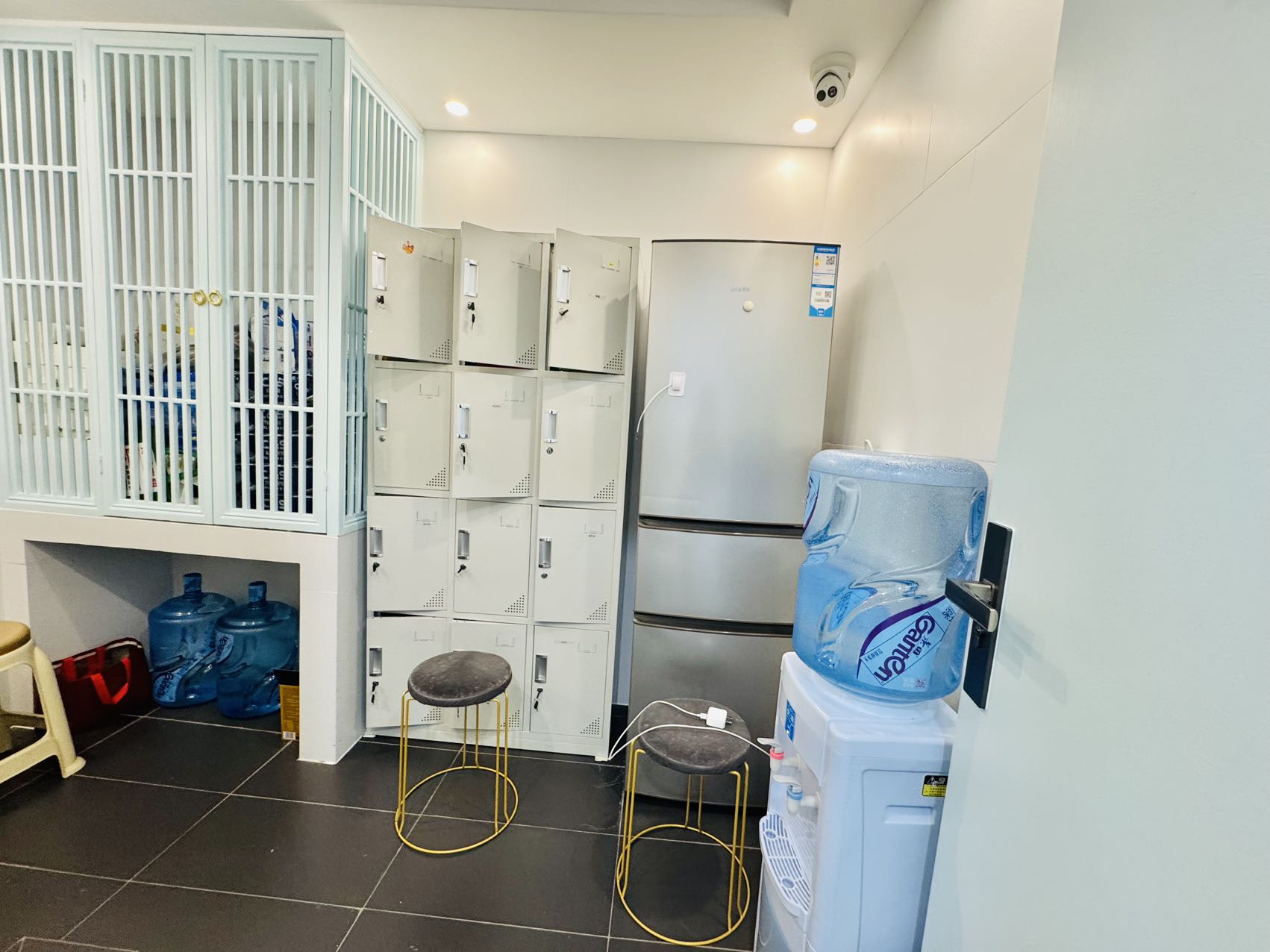 中洲控股492㎡美容院场地出租