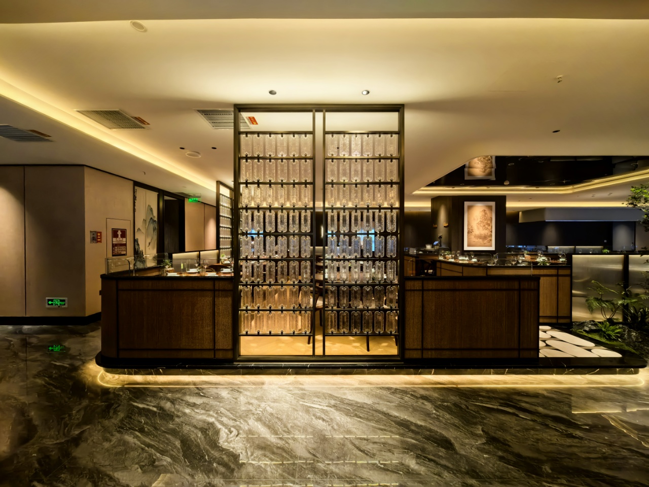 莲花广场会所转让1001㎡带200万装修