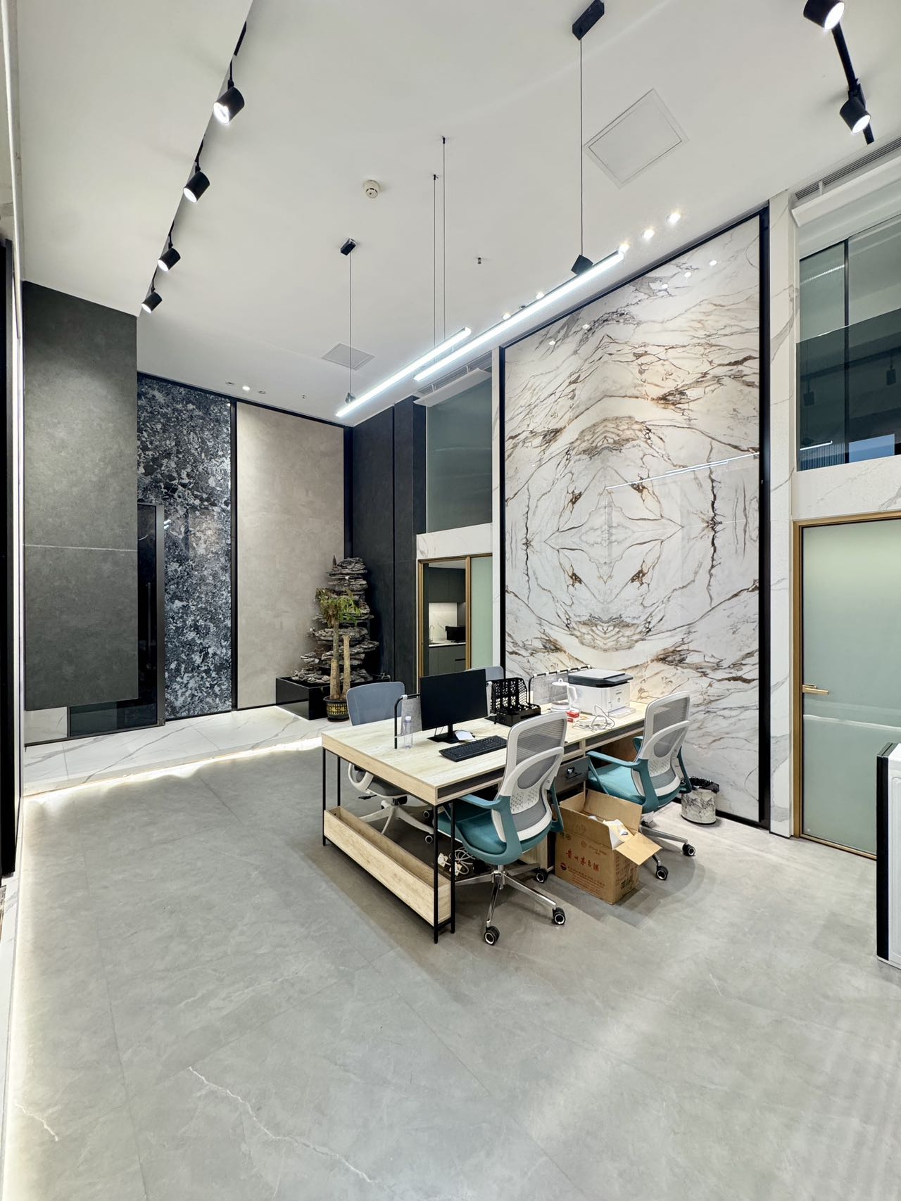 方大城123㎡复式写字楼出租