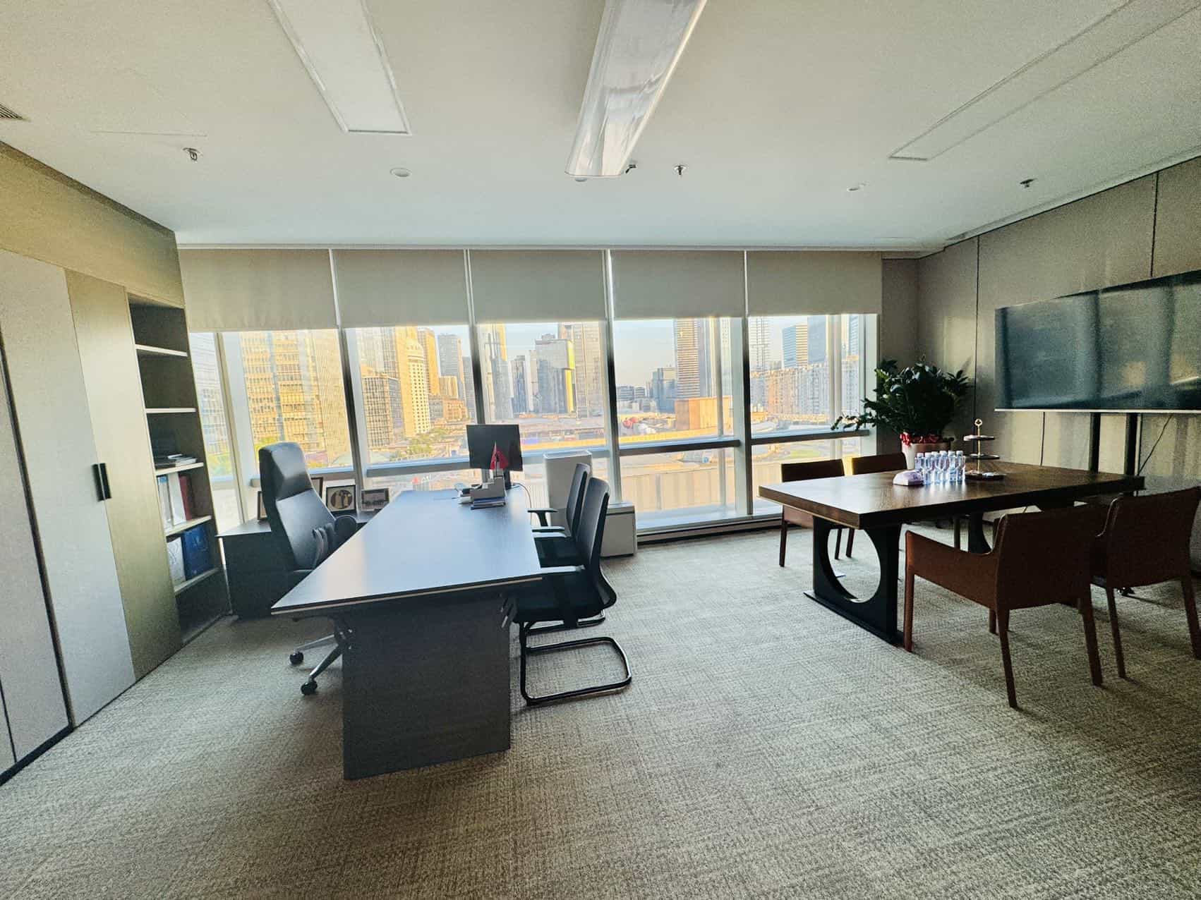 中洲控股1392㎡半层写字楼出租