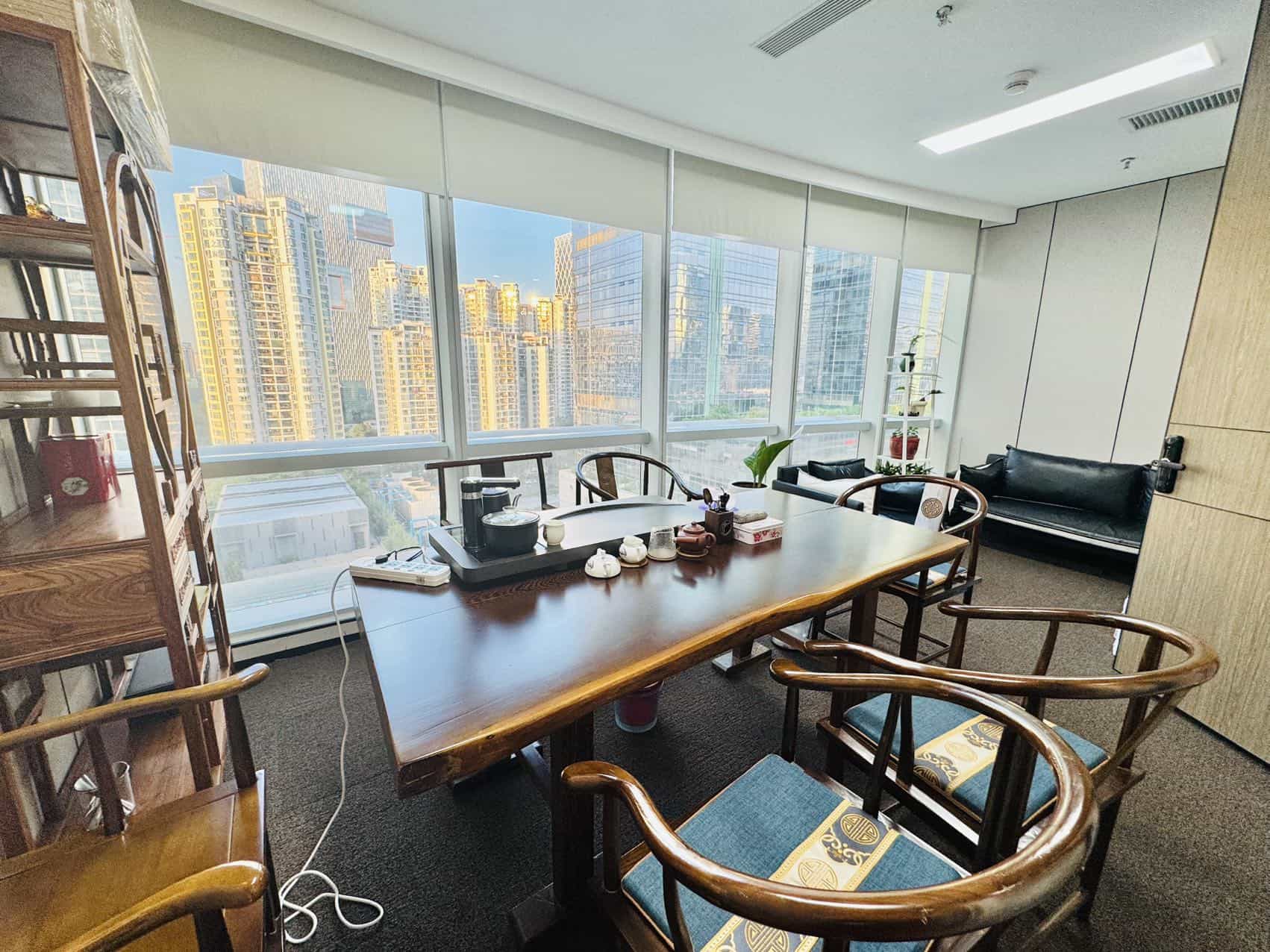 中洲控股1392㎡半层写字楼出租