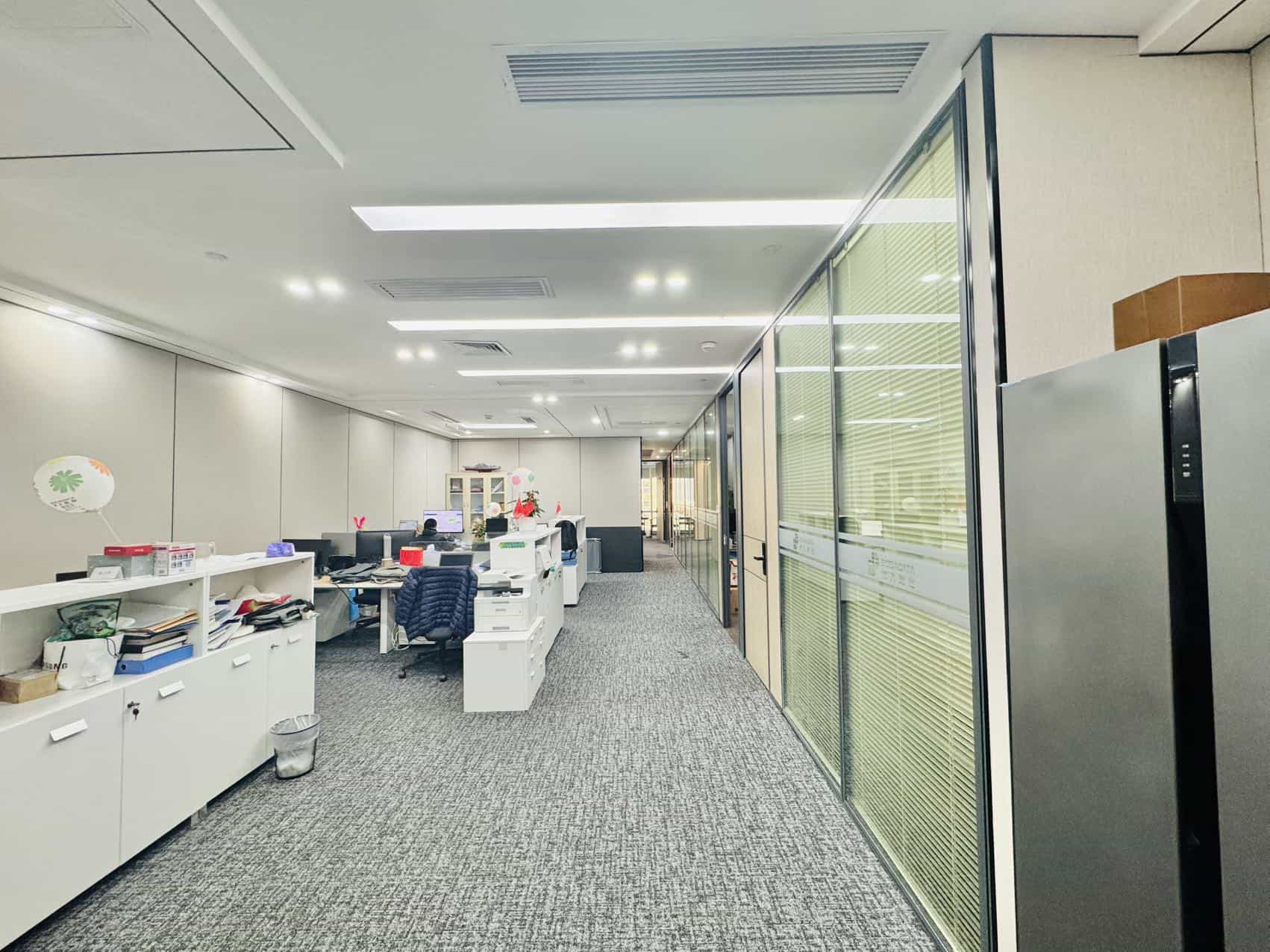 中洲控股1392㎡半层写字楼出租