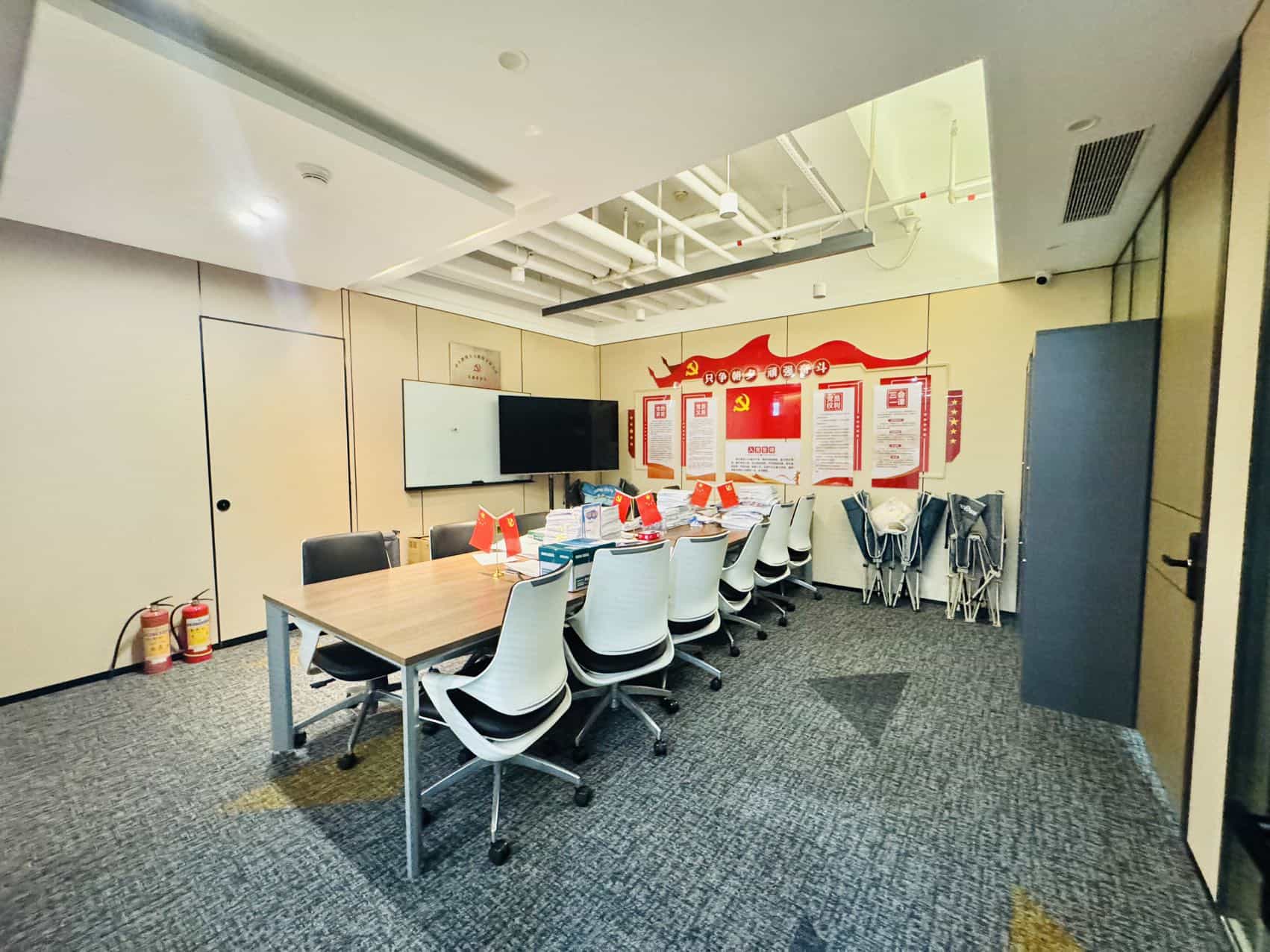 中洲控股1392㎡半层写字楼出租