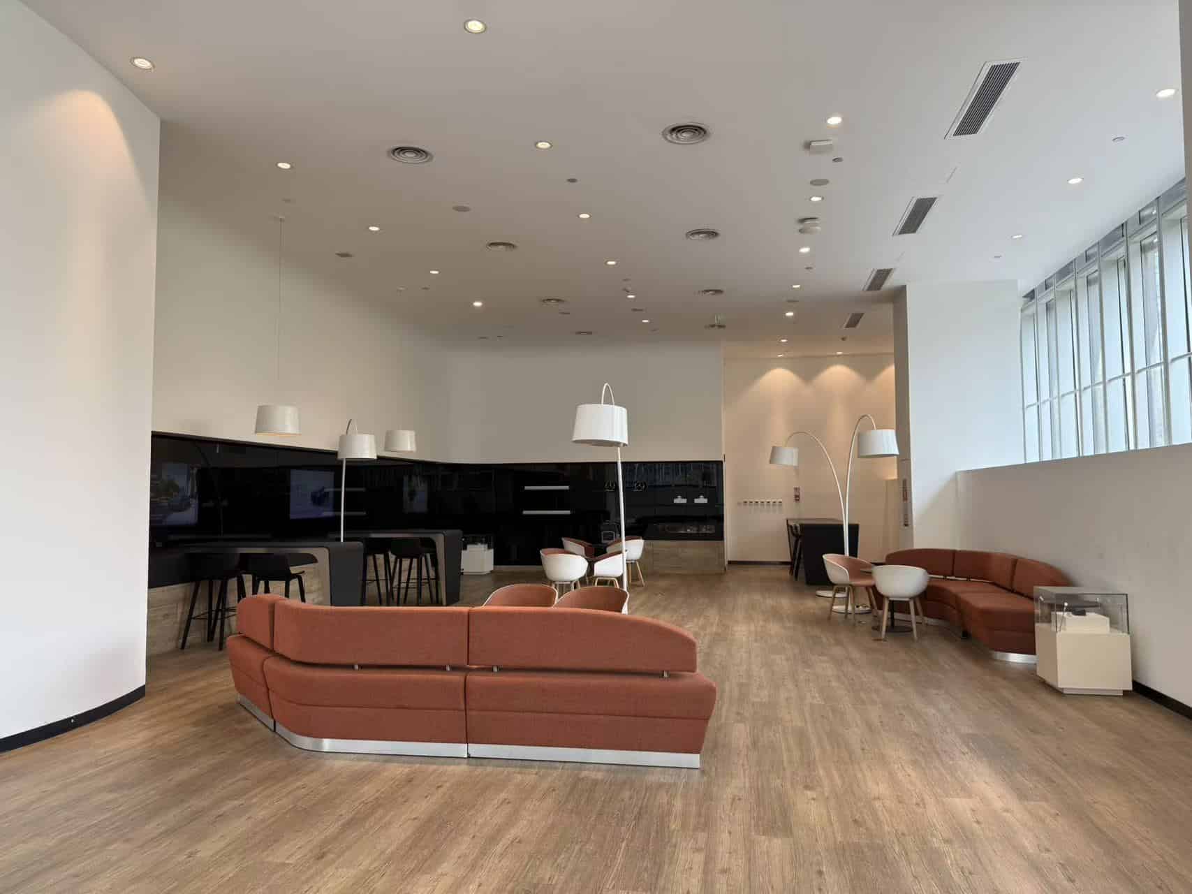 讯美科技广场4377㎡首层招租