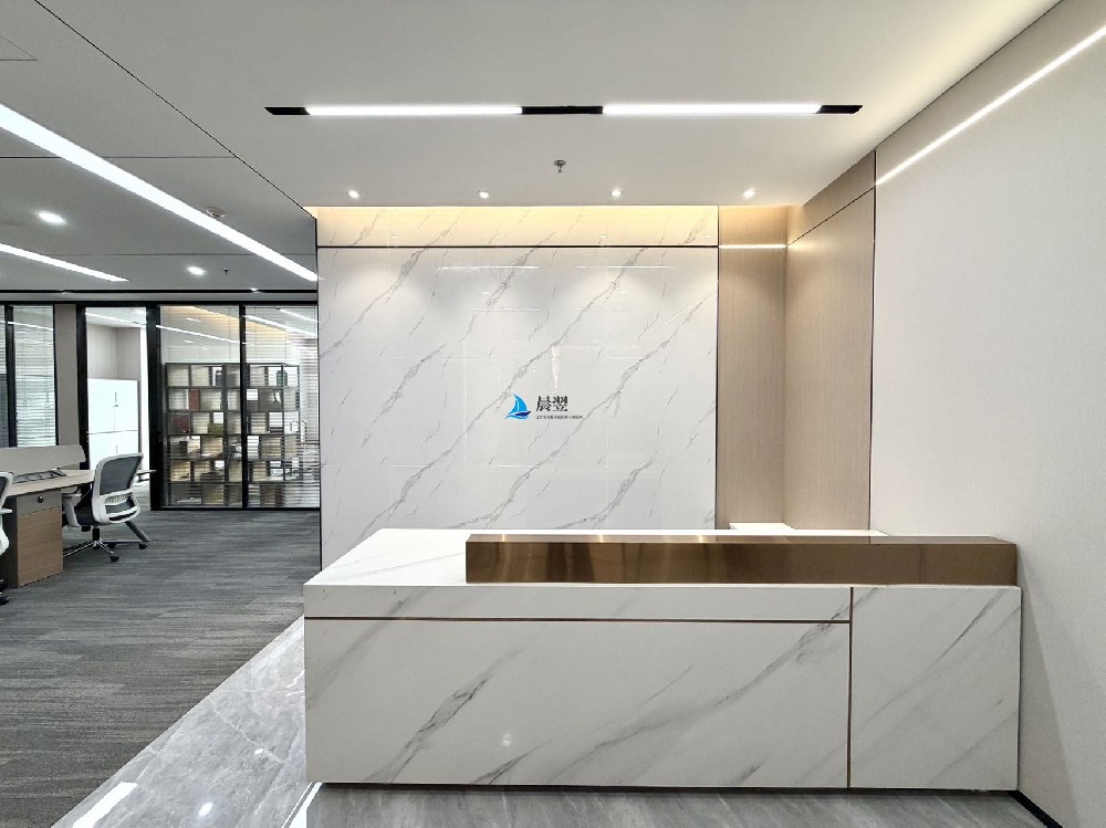 【讯美科技广场345㎡办公室出租】88元/㎡ 5+1格局 15工位 东北朝向