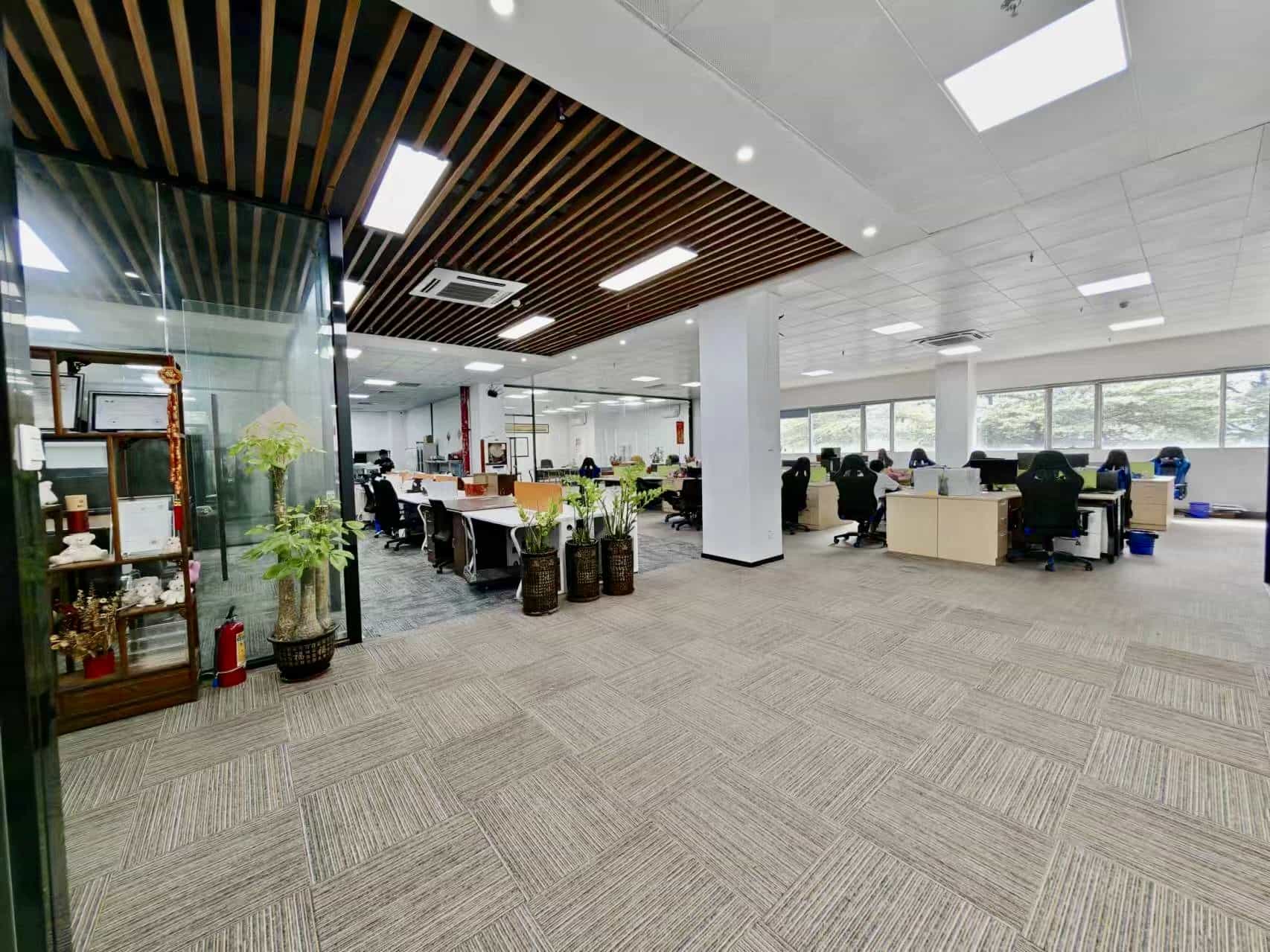 中电照明大厦730㎡办公室出租