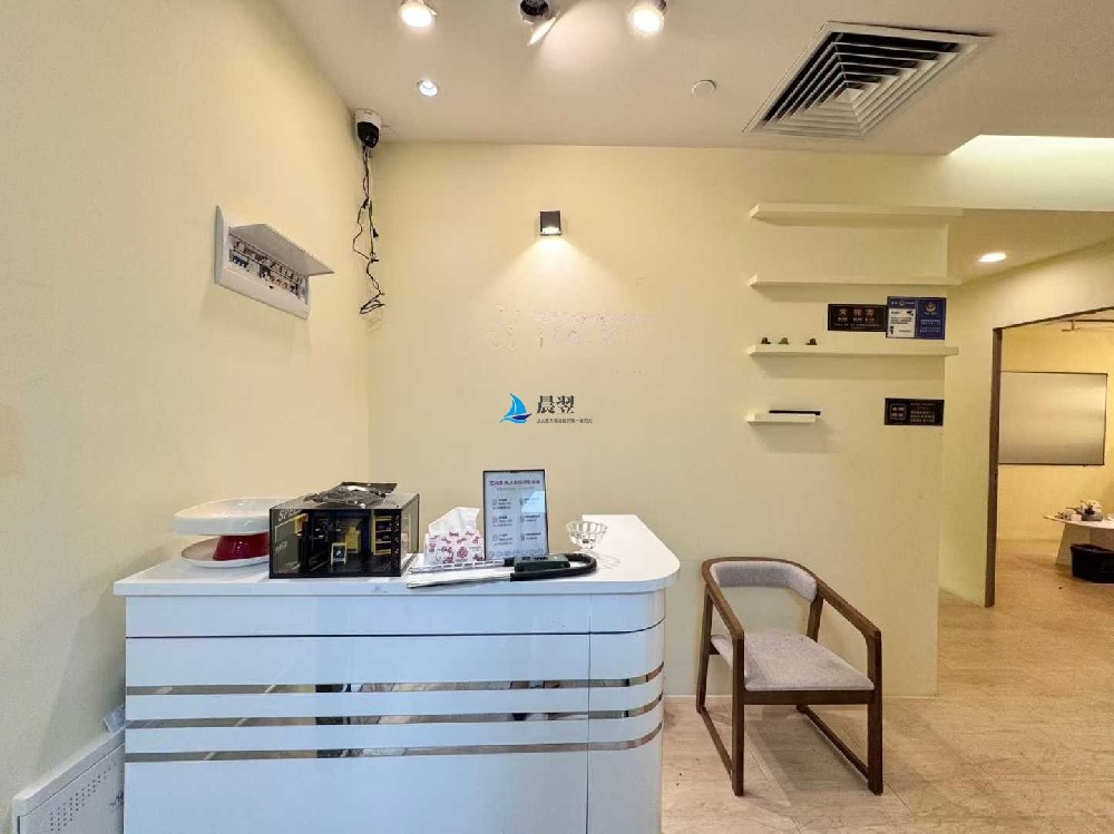 【大冲商务中心131㎡美容场地出租】 通上下水 美容装修 4+1格局 地铁口