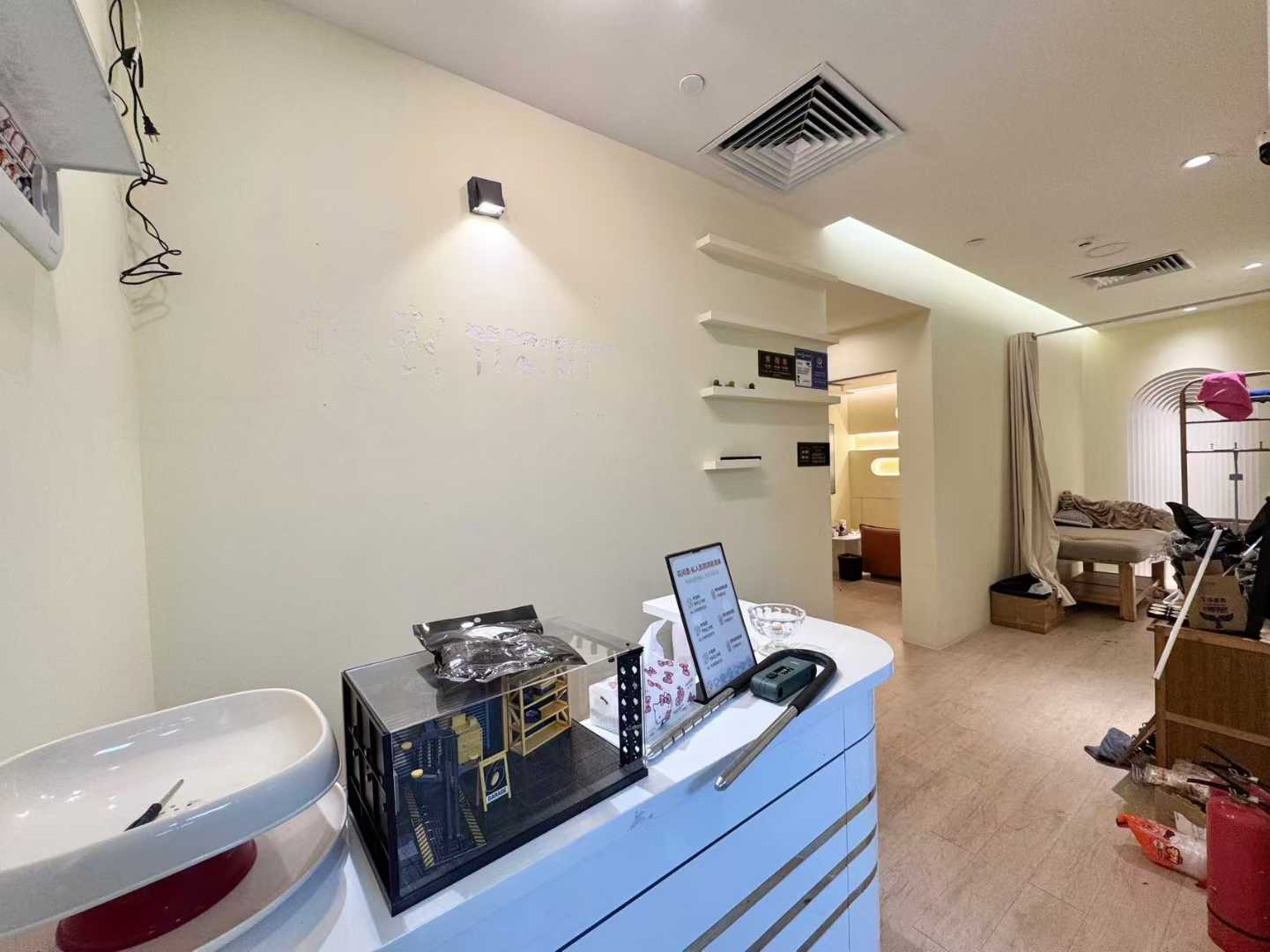 大冲商务中心131㎡美容场地出租