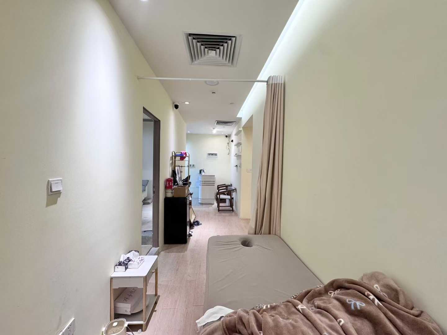 大冲商务中心131㎡美容场地出租