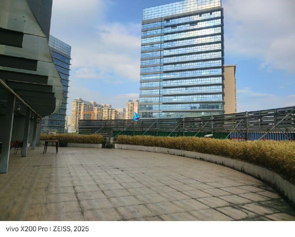 【小桔科创中心577㎡办公室出租】 65元/㎡ 300㎡私家花园