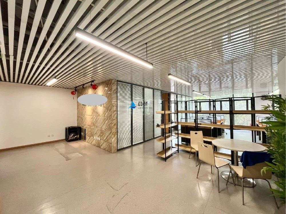 【清华紫光信息港290.51㎡办公室出租】 精装带家私 5+1格局 地铁口